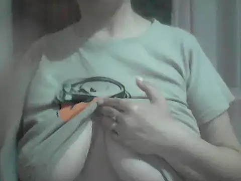 Snapshot of AnaXBerry chatting on May 19, 6:14 pm AnaXBerry online show from May 19, 6:14 pm