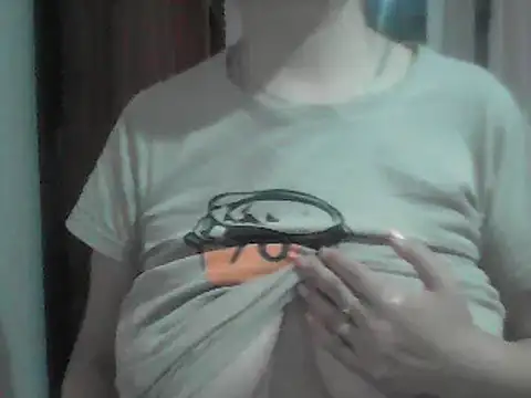 Snapshot of AnaXBerry chatting on June 7, 6:11 pm AnaXBerry online show from June 7, 6:11 pm