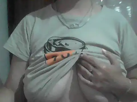 Snapshot of AnaXBerry chatting on June 21, 6:21 pm AnaXBerry online show from June 21, 6:21 pm
