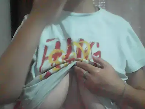 Snapshot of AnaXBerry chatting on July 3, 5:52 pm AnaXBerry online show from July 3, 5:52 pm