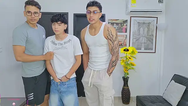 badguyss bisex online show from May 31, 11:28 am