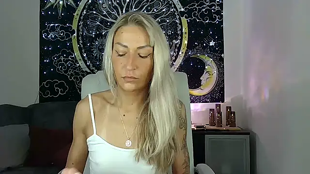 SexxyLiviaa online show from March 22, 5:28 am