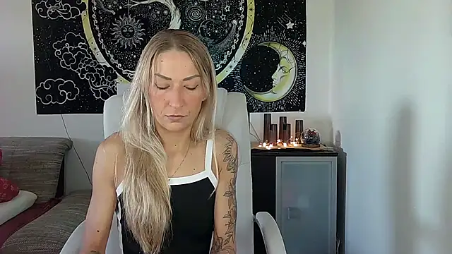 SexxyLiviaa online show from September 24, 5:55 am