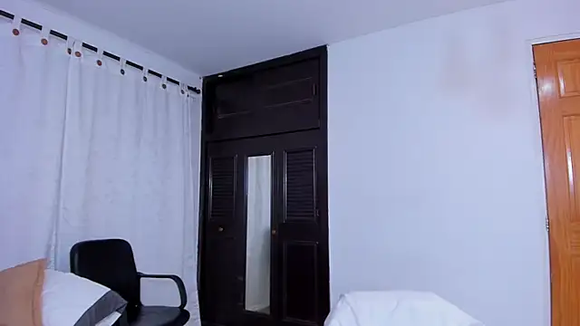 AURORA FRANKLIN online show from December 5, 6:55 pm