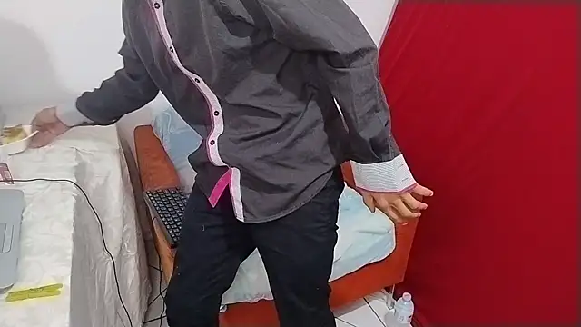 UncutToyBoy23cm online show from March 23, 5:00 am