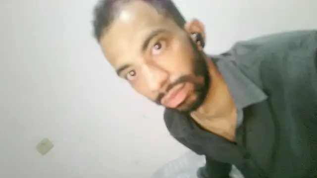 Snapshot of UncutToyBoy23cm chatting on October 15, 7:52 am UncutToyBoy23cm online show from October 15, 7:52 am