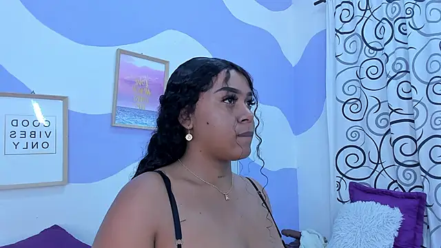 MONAAXXX  online show from December 17, 1:27 pm