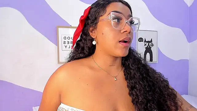 MONAAXXX  online show from December 17, 4:32 pm