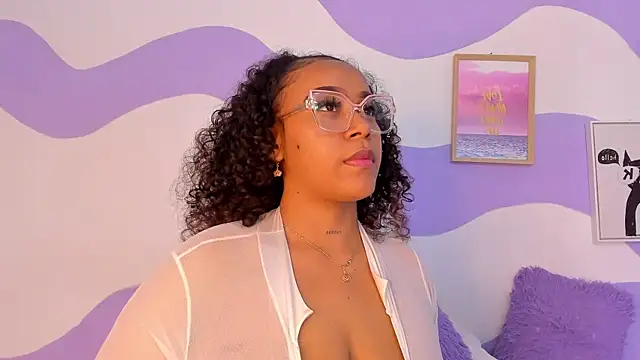 MONAAXXX  online show from March 15, 3:27 pm