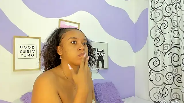MONAAXXX  online show from March 18, 1:09 pm