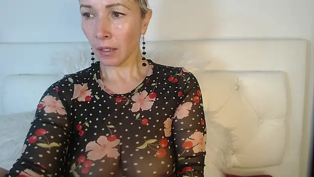 Snapshot of Ingridbergman chatting on February 8, 2:38 pm Ingridbergman online show from February 8, 2:38 pm