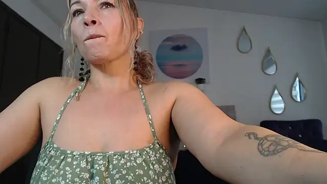 Ingridbergman online show from July 14, 1:17 pm