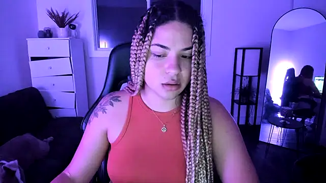 MelSaunders online show from November 2, 12:02 am