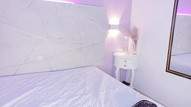 Snapshot of AbrilBrent chatting on October 21, 7:36 pm AbrilBrent online show from October 21, 7:36 pm