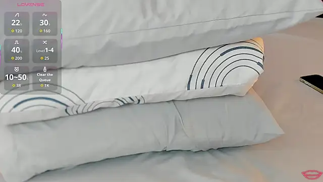 Snapshot of BrianaHazel chatting on October 22, 12:44 am BrianaHazel online show from October 22, 12:44 am