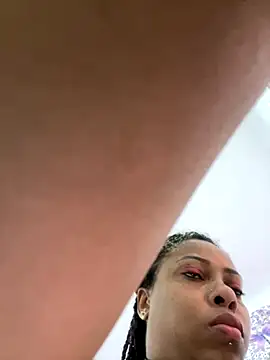 Snapshot of BrianaHazel chatting on November 5, 11:27 pm BrianaHazel online show from November 5, 11:27 pm