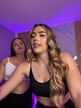 kyliejoness online show from July 25, 1:47 am