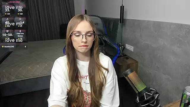 Snapshot of MCfly_11 chatting on March 10, 9:09 pm MCfly 11 online show from March 10, 9:09 pm