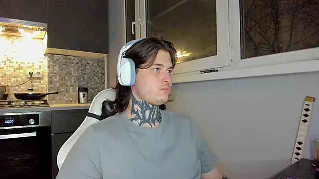  torfin  online show from December 6, 9:13 pm