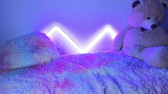 Snapshot of Dreamy_candy69 chatting on March 17, 11:41 pm Dreamy candy69 online show from March 17, 11:41 pm