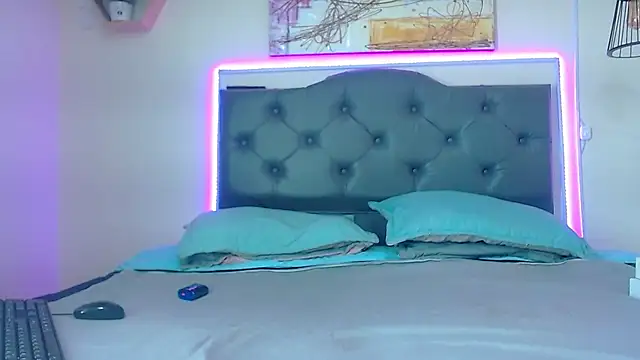 Snapshot of Kim_clark1 chatting on September 21, 2:29 pm Kim clark1 online show from September 21, 2:29 pm