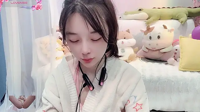 AKiKi711 online show from March 19, 3:09 am