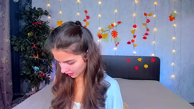 Milana Crystal  online show from November 18, 8:08 am