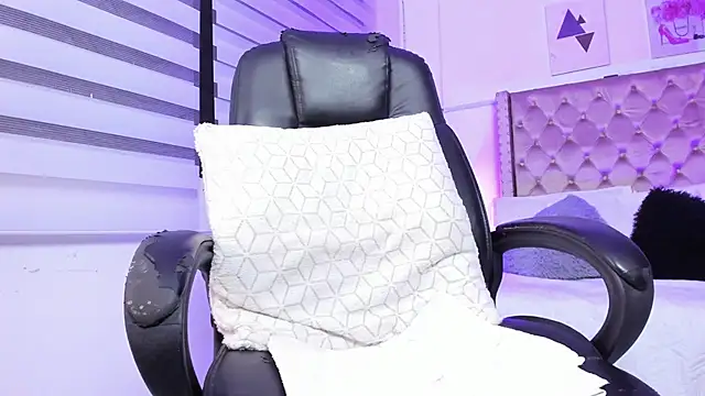 Danna Ramiirez online show from December 24, 12:00 am