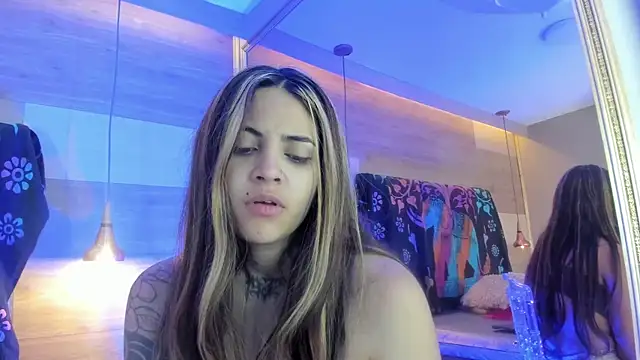 Snapshot of Cori_Paige chatting on April 22, 4:15 am Cori Paige online show from April 22, 4:15 am