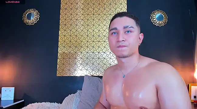 Snapshot of francesco_evan chatting on January 27, 9:11 pm francesco evan online show from January 27, 9:11 pm