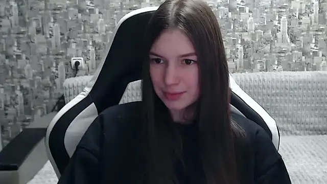 MissMiaCutie online show from February 10, 11:36 am