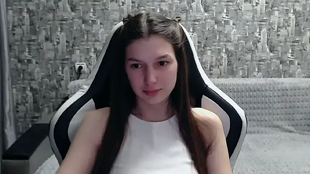 MissMiaCutie online show from March 1, 4:00 pm