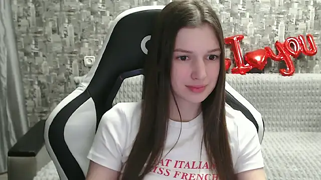 MissMiaCutie online show from March 11, 7:14 pm