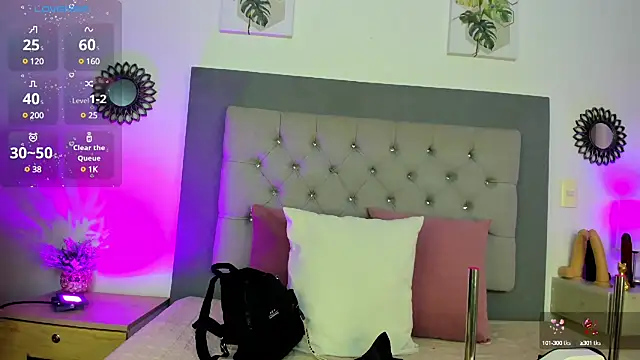 Kylie2211 online show from December 12, 2:48 am