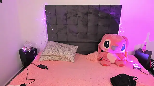 Kylie2211 online show from October 24, 3:14 am