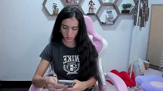 SharonSander online show from December 15, 8:52 am