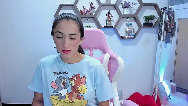 SharonSander online show from December 19, 3:40 am