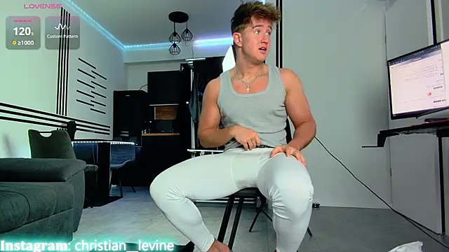Snapshot of ChristianLevine_ chatting on January 20, 6:21 am ChristianLevine online show from January 20, 6:21 am