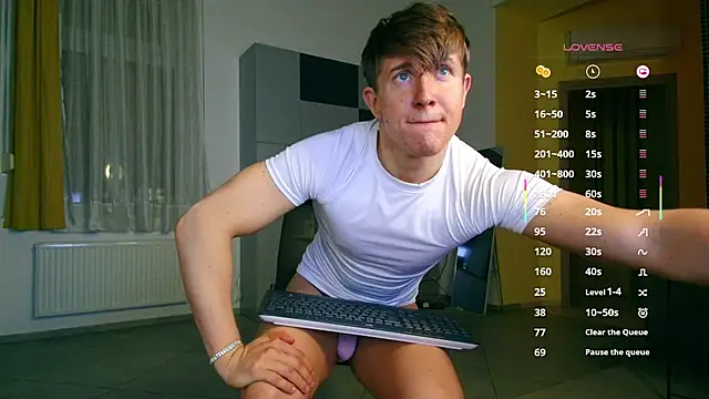 ChristianLevine  online show from November 15, 5:38 am