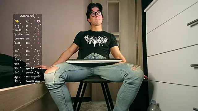 ChristianLevine  online show from April 8, 5:13 pm