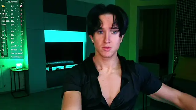 ChristianLevine  online show from May 26, 10:39 pm