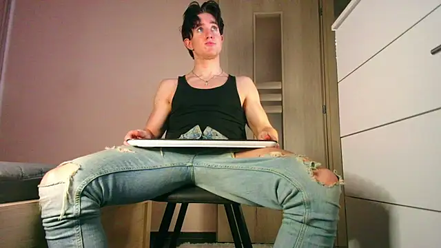 ChristianLevine  online show from July 8, 5:39 pm