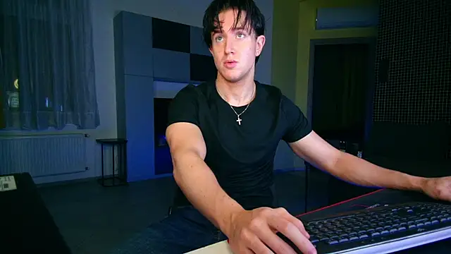 ChristianLevine  online show from July 23, 6:39 pm