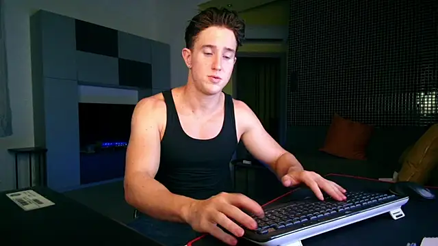 ChristianLevine  online show from August 5, 7:38 pm