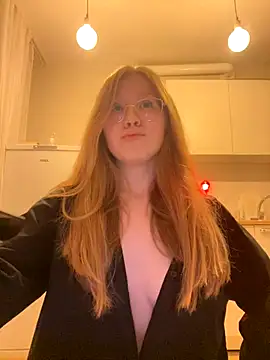 Eva Weyne online show from December 3, 7:22 pm