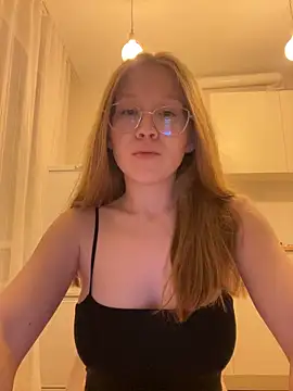 Eva Weyne online show from September 24, 7:50 pm