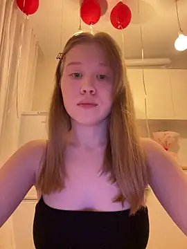 Snapshot of Eva_Weyne chatting on April 3, 9:57 pm Eva Weyne online show from April 3, 9:57 pm