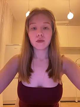 Snapshot of Eva_Weyne chatting on April 6, 8:32 pm Eva Weyne online show from April 6, 8:32 pm