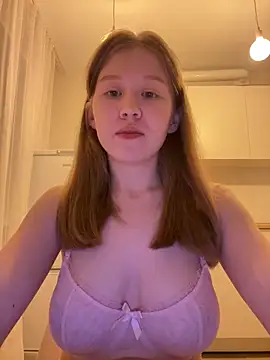 Snapshot of Eva_Weyne chatting on April 13, 8:25 pm Eva Weyne online show from April 13, 8:25 pm