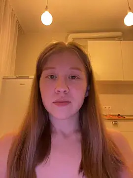 Snapshot of Eva_Weyne chatting on April 14, 8:04 pm Eva Weyne online show from April 14, 8:04 pm